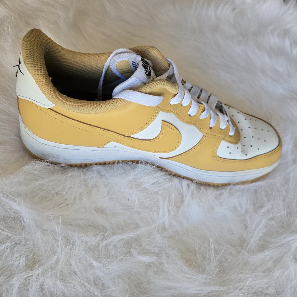 NIKE Air Force 1 Low '07 Bronzine Yellow Sneakers CT7875_994 Size 10 Men - Picture 6 of 11